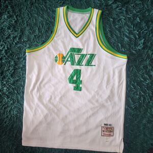 Mitchell & Ness 1982-83 Utah Jazz Dantley #4 Hardwood Classics Jersey Size 54